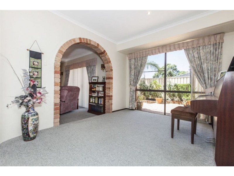 22 Gillett Drive, Kardinya WA 6163