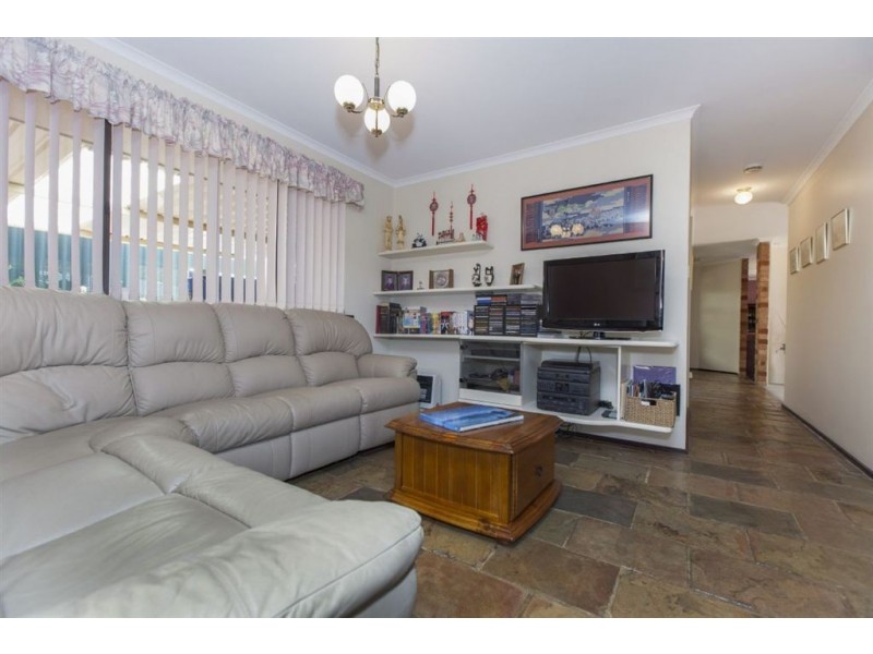 22 Gillett Drive, Kardinya WA 6163