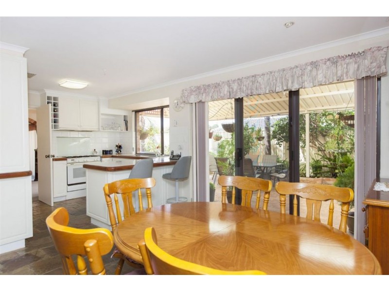 22 Gillett Drive, Kardinya WA 6163