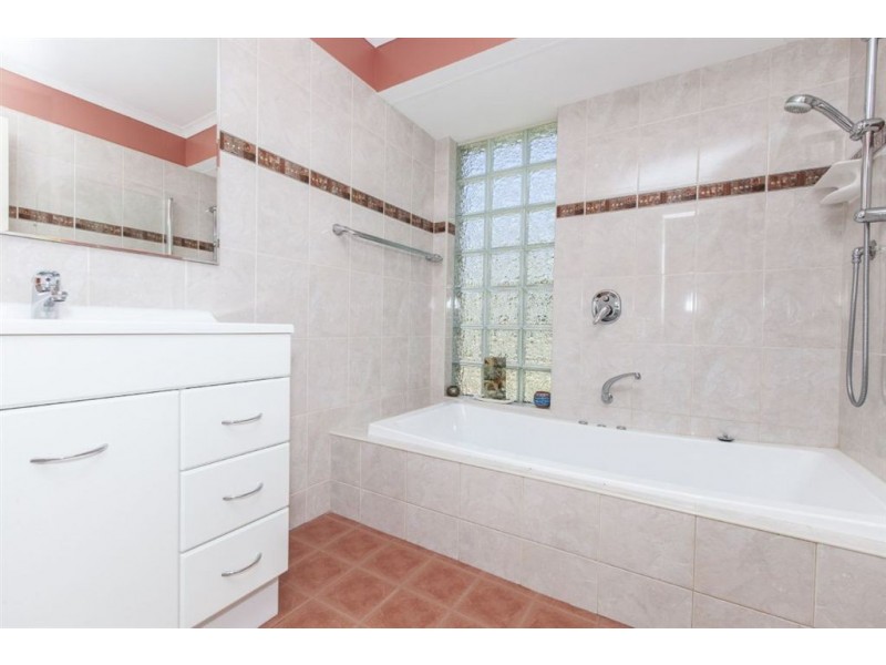 22 Gillett Drive, Kardinya WA 6163