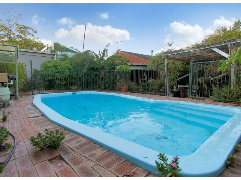 35 Bromley Road, Hilton WA 6163