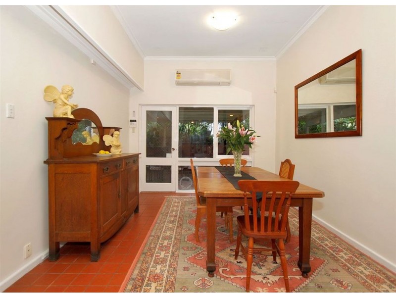 35 Bromley Road, Hilton WA 6163