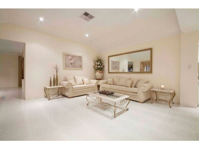 3 Aurora Drive, Atwell WA 6164