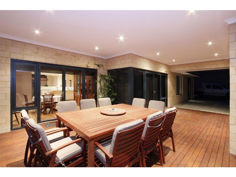 19 Hayward Parade, Coogee WA 6166