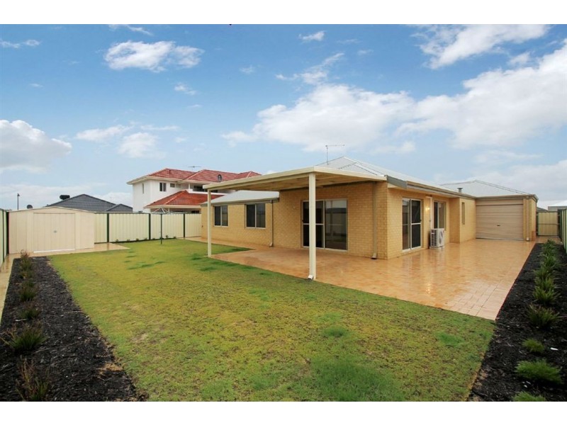 66 Johnsonia Bend, Hammond Park WA 6164