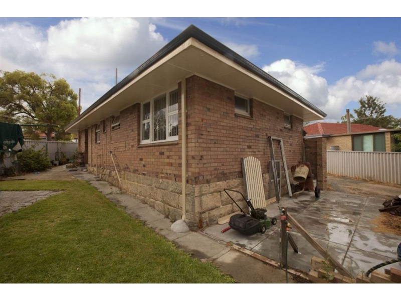 13 Aberle Street, Hamilton Hill WA 6163