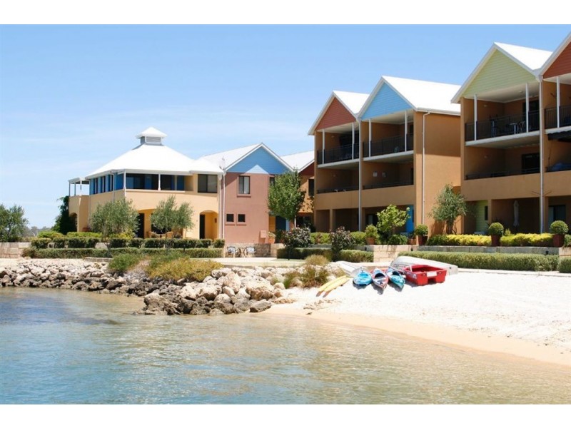 21/19 San Marco Quays, Halls Head WA 6210