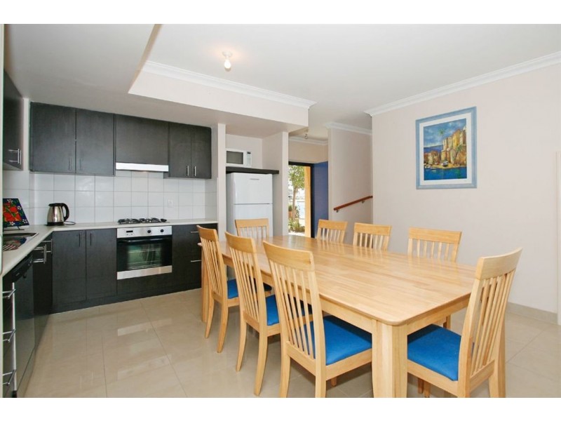 21/19 San Marco Quays, Halls Head WA 6210