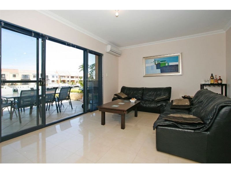 21/19 San Marco Quays, Halls Head WA 6210