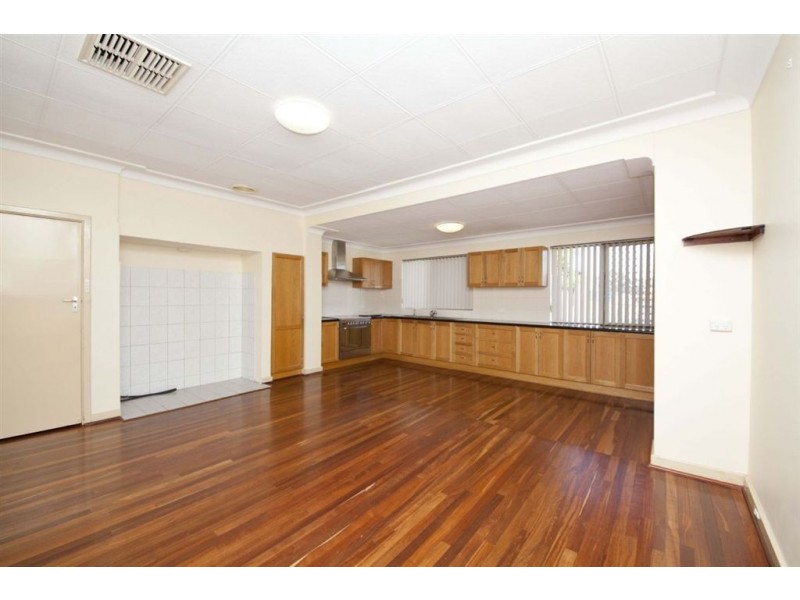 17 Wardle Road, Beaconsfield WA 6162