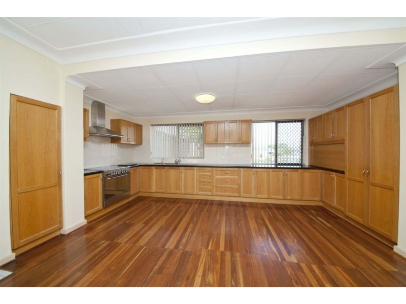 17 Wardle Road, Beaconsfield WA 6162