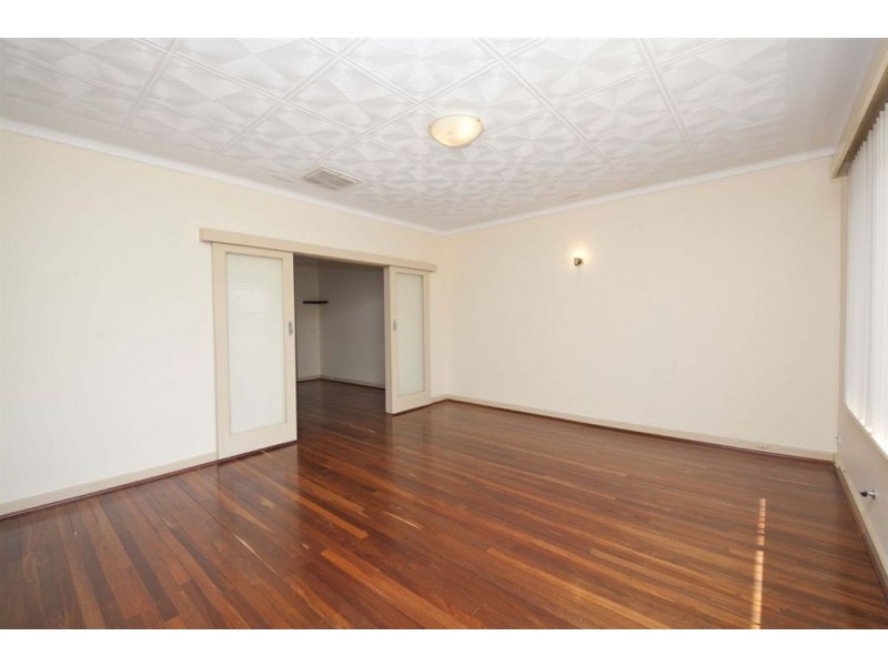 17 Wardle Road, Beaconsfield WA 6162