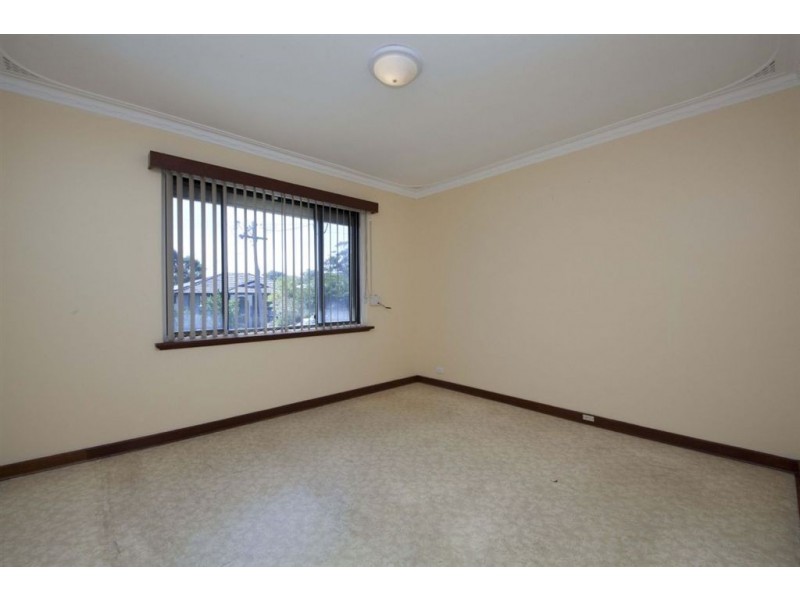 17 Wardle Road, Beaconsfield WA 6162