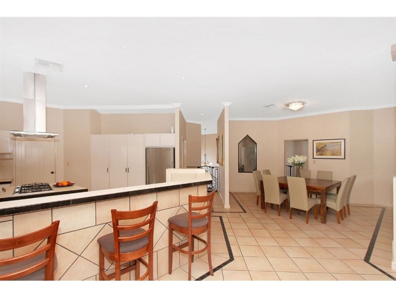 9 Vlaming Rise, Coogee WA 6166