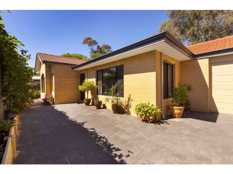 35A Chadwick Street, Hilton WA 6163