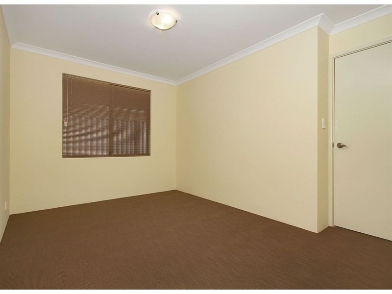 16 Mannhein Crescent, Piara Waters WA 6112