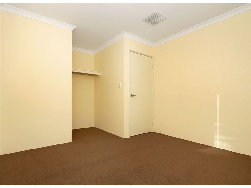 16 Mannhein Crescent, Piara Waters WA 6112