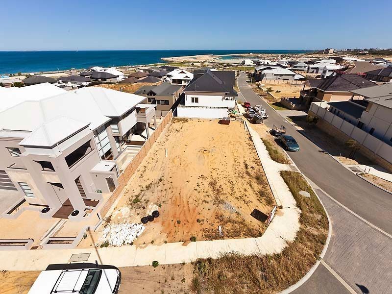 2 Mercator Close, North Coogee WA 6163