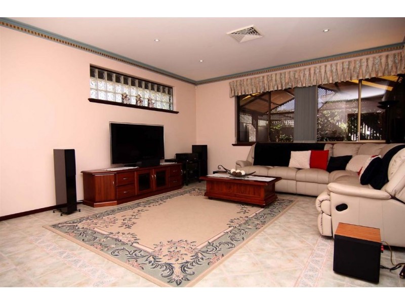 51 Falstaff Crescent, Spearwood WA 6163