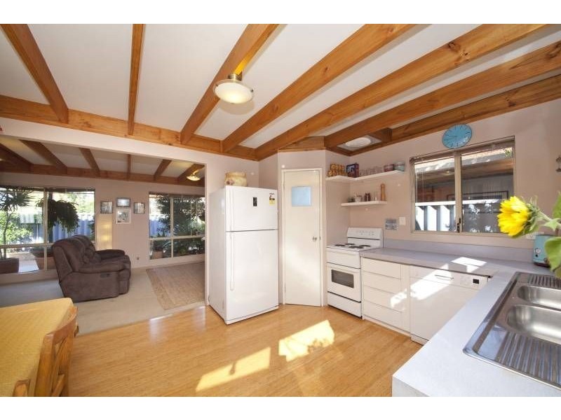 250A Carrington Street, Hilton WA 6163