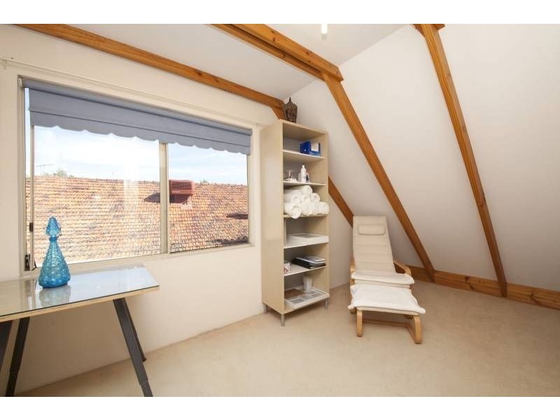 250A Carrington Street, Hilton WA 6163