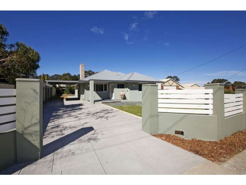 30 Redmond Street, Hamilton Hill WA 6163