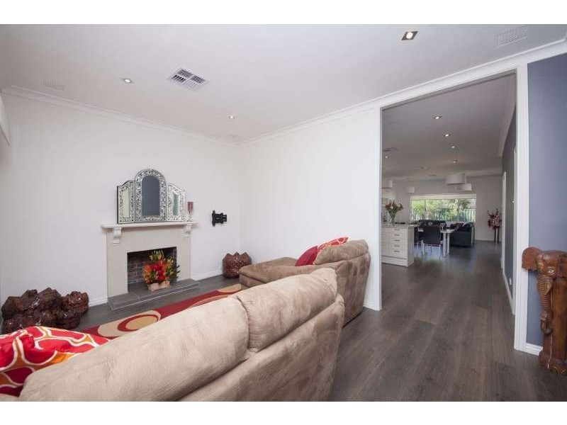 30 Redmond Street, Hamilton Hill WA 6163