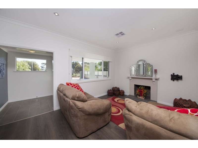 30 Redmond Street, Hamilton Hill WA 6163