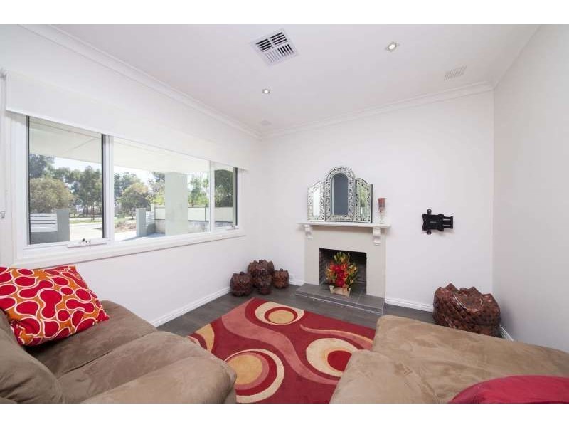 30 Redmond Street, Hamilton Hill WA 6163