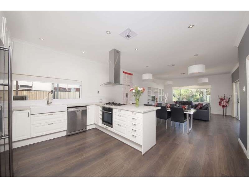 30 Redmond Street, Hamilton Hill WA 6163