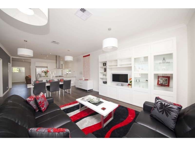 30 Redmond Street, Hamilton Hill WA 6163