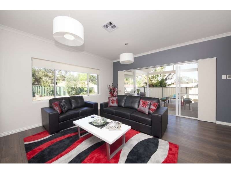 30 Redmond Street, Hamilton Hill WA 6163