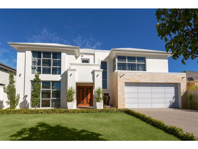 8 Sandford Avenue, Munster WA 6166