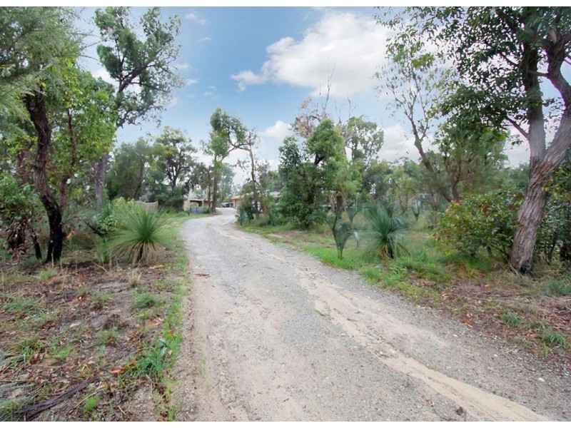 289 Mandogalup Road, Hope Valley WA 6165