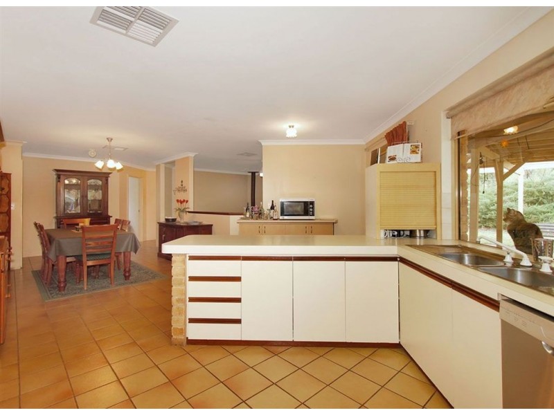 289 Mandogalup Road, Hope Valley WA 6165