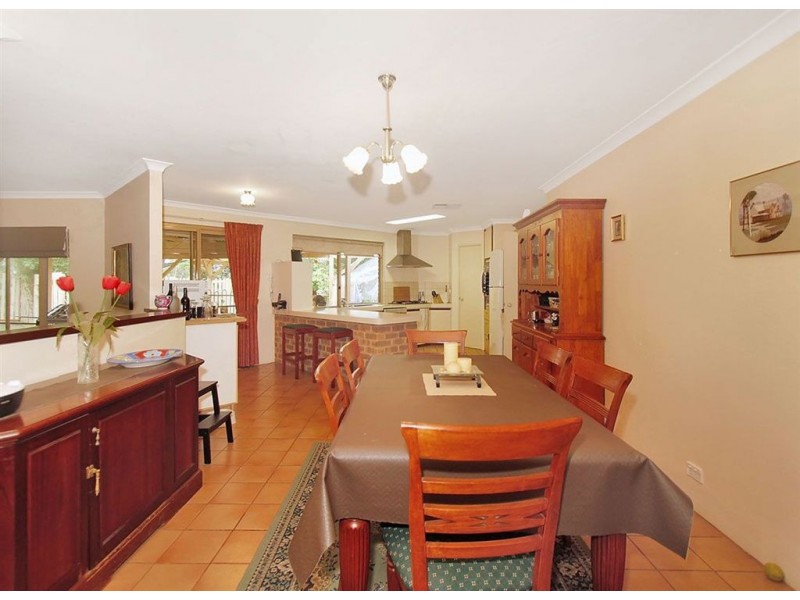 289 Mandogalup Road, Hope Valley WA 6165