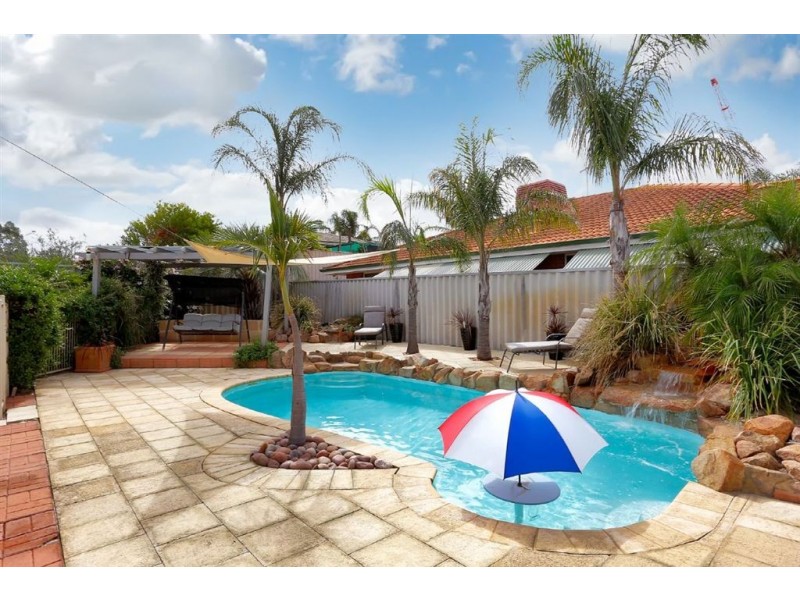 12 Michigan Heights, Success WA 6164