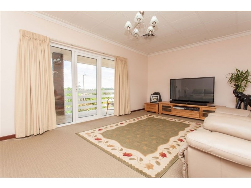 124 Phoenix Road, Hamilton Hill WA 6163