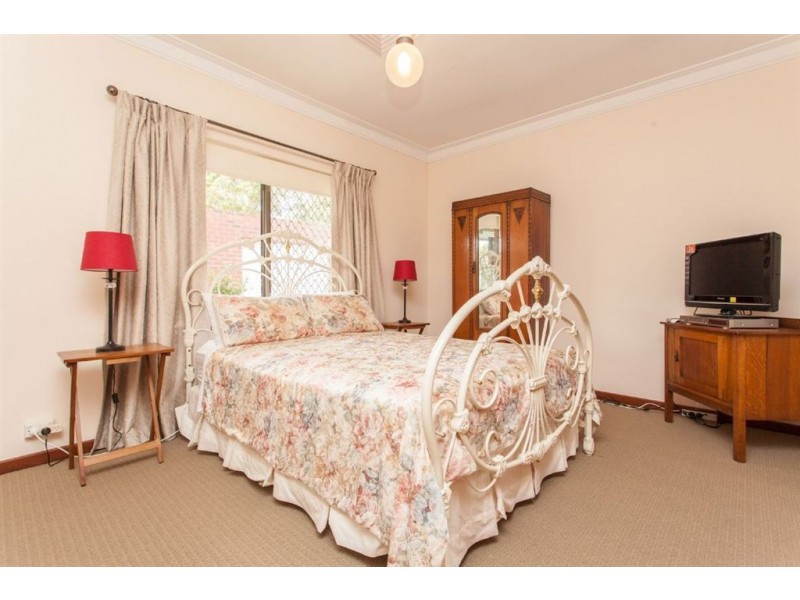 124 Phoenix Road, Hamilton Hill WA 6163