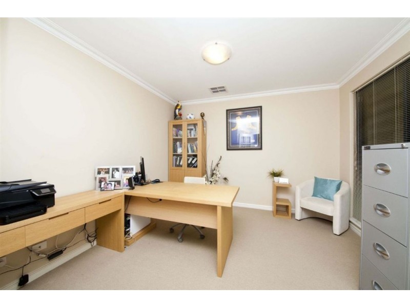 6 Zukova Close, Spearwood WA 6163