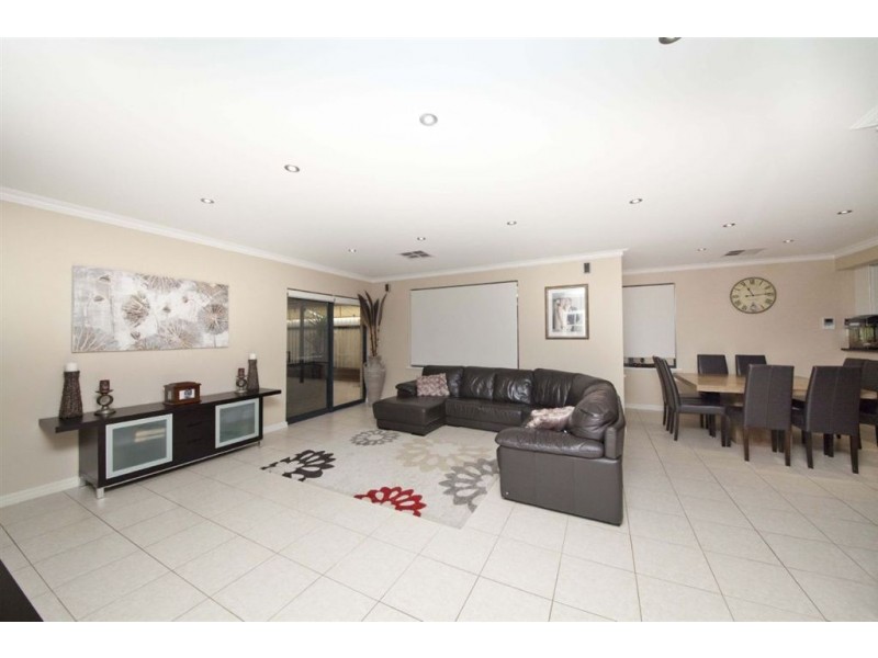 6 Zukova Close, Spearwood WA 6163