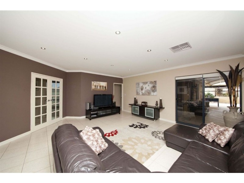 6 Zukova Close, Spearwood WA 6163