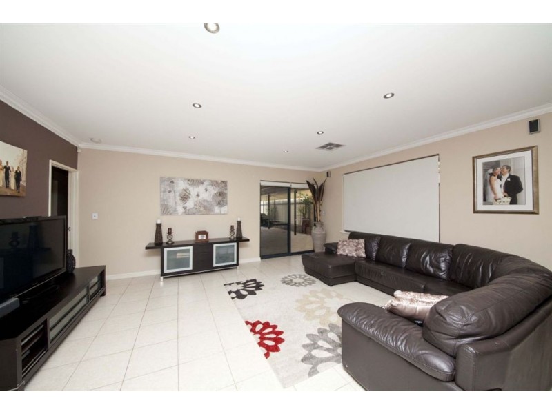 6 Zukova Close, Spearwood WA 6163