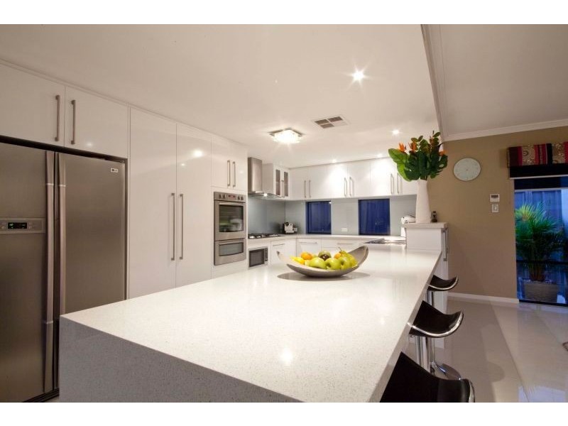 17 Hamelin Drive, Munster WA 6166