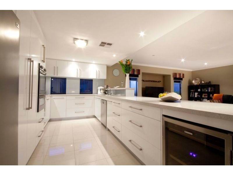 17 Hamelin Drive, Munster WA 6166