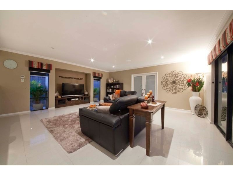 17 Hamelin Drive, Munster WA 6166