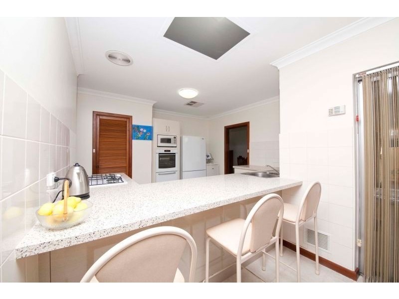 18 Glenister Road, Hamilton Hill WA 6163