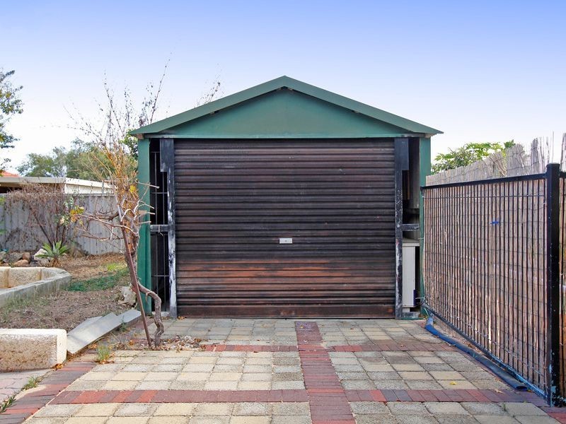 4 Hanlon Street, Hamilton Hill WA 6163
