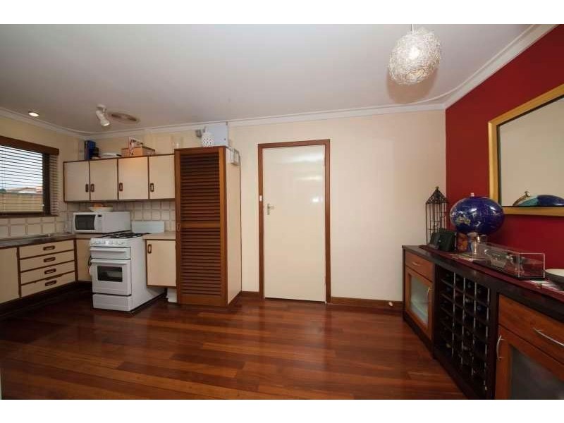 39 Gurney Road, Spearwood WA 6163