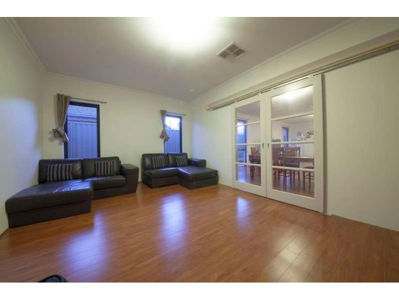 26 Yellowwood Avenue, Piara Waters WA 6112